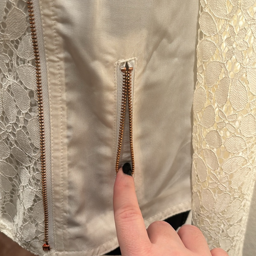 Candies Cream/Off White Lace Jacket - Picture 3 of 8